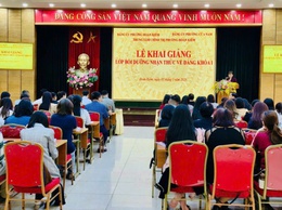 Trung tâm Chính trị phường Hoàn Kiếm tổ chức khai giảng Lớp bồi dưỡng nhận thức về Đảng khóa I năm 2026