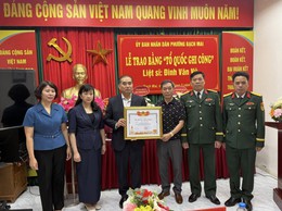 Ban chỉ huy Quân sự phường Bạch Mai long trọng tổ chức Lễ trao Bằng “Tổ quốc ghi công” đối với liệt sĩ Đinh Văn Vũ