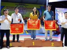 Xã Quốc Oai xếp thứ Ba toàn đoàn tại Giải vô địch vật tự do, dân tộc truyền thống TP Hà Nội mừng Xuân Bính Ngọ 2026