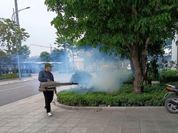 Trạm Y tế xã Gia Lâm triển khai phun khử khuẩn, chủ động phòng chống sốt xuất huyết