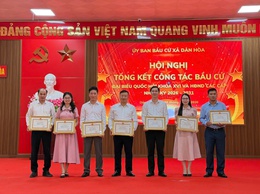 DÂN HOÀ TỔNG KẾT CÔNG TÁC BẦU CỬ, KHEN THƯỞNG 105 TẬP THỂ, CÁ NHÂN