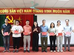 Trung tâm Chính trị phường Chương Mỹ bế giảng lớp bồi dưỡng lý luận chính trị cho đảng viên mới khóa I năm 2026