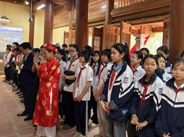 Trường THCS Liên Bạt tổ chức hoạt động ngoại khóa, dâng hương tại Khu lưu niệm Trưởng ban Thường trực Quốc hội Bùi Bằng Đoàn