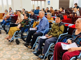 Thượng Phúc trao tặng 15 xe lăn, tiếp thêm nghị lực cho người khuyết tật