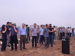 Phường Từ Liêm tổ chức cưỡng chế công trình vi phạm, bảo đảm tiến độ dự án hồ điều hoà Phú Đô

