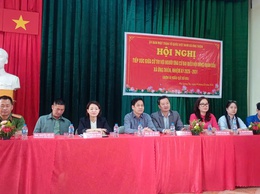 Cử tri thôn Phú Lương Hạ tham dự Hội nghị tiếp xúc, vận động bầu cử đại biểu HĐND đơn vị số 5