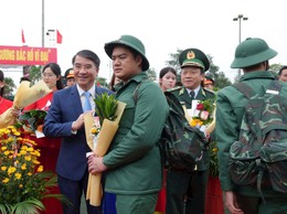 Trang trọng Lễ giao - nhận quân tại Điểm số 08 - Ban Chỉ huy phòng thủ khu vực 5 - Thanh Oai