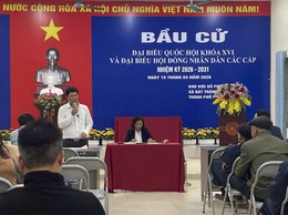 Lãnh đạo Đảng ủy xã Bát Tràng dự sinh hoạt chi bộ, giao nhiệm vụ trọng tâm gắn với công tác bầu cử