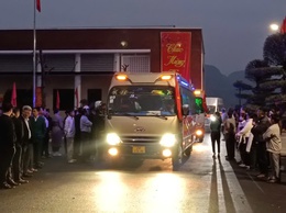 51 thanh niên Hồng Sơn lên đường nhập ngũ