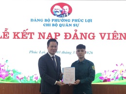 Chi bộ Quân sự phường Phúc Lợi tổ chức Lễ kết nạp đảng viên