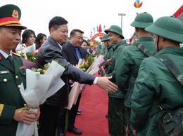 60 thanh niên xã Bình Minh hăng hái lên đường nhập ngũ