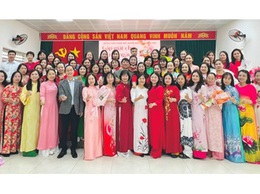 Tôn vinh Phụ nữ - Lan toả yêu thương tại Trung tâm Chăm sóc người khuyết tật Hà Nội