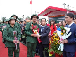 Rộn ràng Ngày hội tòng quân 2026 tại điểm giao quân Thanh Oai – Tự hào 64 tân binh Hòa Xá hang hái lên đường