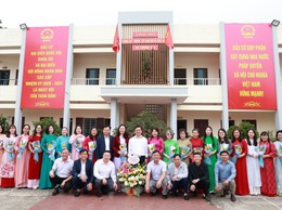 THƯỜNG TRỰC ĐẢNG ỦY GẶP MẶT, CHÚC MỪNG NỮ CÁN BỘ, CÔNG CHỨC, NGƯỜI LAO ĐỘNG NHÂN KỶ NIỆM 116 NĂM NGÀY QUỐC TẾ PHỤ NỮ 8/3