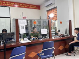 Công an xã Đại Thanh tăng cường trực tiếp công dân đảm bảo xác thực định danh điện tử mức độ 2 cho học sinh trên địa bàn xã phục vụ đăng ký tuyển sinh đầu cấp năm học 2026-2027.