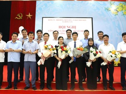 Xã Hồng Vân hội nghị công bố và trao quyết định về công tác cán bộ