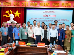 PHƯỜNG SƠN TÂY ĐÓN TIẾP ĐOÀN CÁN BỘ THỦ ĐÔ VIÊNG CHĂN (LÀO) ĐẾN TRAO ĐỔI KINH NGHIỆM