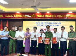 ĐẢNG ỦY XÃ VĨNH THANH CÔNG BỐ, TRAO NGHỊ QUYẾT, QUYẾT ĐỊNH VỀ CÔNG TÁC CÁN BỘ