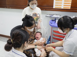 Tiêm vắc xin - phòng bệnh hiệu quả từ sớm