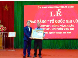 Xã Ô Diên tổ chức Lễ trao Bằng “Tổ quốc ghi công” cho thân nhân liệt sĩ