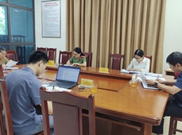 Đồng chí Nguyễn Huy Hoàng - Phó Bí thư Đảng ủy, Chủ tịch UBND xã Hoài Đức tiếp công dân định kỳ tháng 4/2026