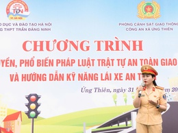Tăng cường kiến thức pháp luật và kỹ năng 
tham gia giao thông an toàn cho học sinh