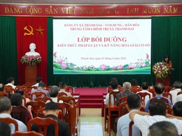 Bồi dưỡng kiến thức pháp luật và kỹ năng hòa giải cơ sở xã Tam Hưng và Dân Hoà