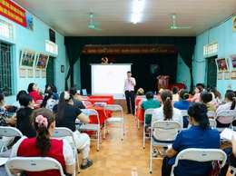 Tin truyền hình: Hội nghị tập huấn nghiệp vụ tín dụng chính sách cho Tổ tiết kiệm và vay vốn Ngân hàng Chính sách xã hội trên địa bàn xã Phú Nghĩa