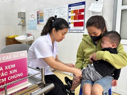 Bát Tràng bảo đảm an toàn, hiệu quả trong ngày tiêm chủng mở rộng tháng 4 năm 2026