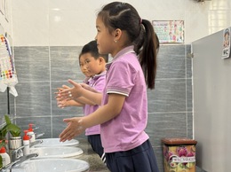 Chủ động phòng bệnh tay chân miệng từ sớm, từ xa tại các trường học