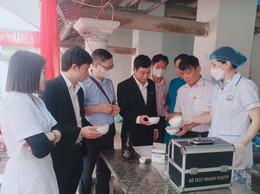 Quảng Oai tăng cường kiểm tra, giám sát an toàn thực phẩm tại các lễ hội, tiệc làng