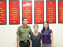 Công an phường Hoàn Kiếm kịp thời hỗ trợ cụ bà lạc đường trở về với gia đình