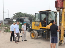 Xã Phú Xuyên: Triển khai lắp đặt rào chắn xử lý điểm nghẽn phức tạp về trật tự đô thị, an toàn giao thông tại nút giao Vạn Điểm