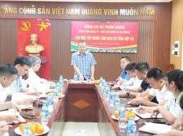 Đồng chí Hồ Trung Nghĩa - Phó Bí thư Đảng uỷ, Chủ tịch UBND xã An Khánh làm việc với Trung tâm Dịch vụ tổng hợp xã
