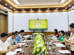 THƯỜNG TRỰC ĐẢNG ỦY LÀM VIỆC VỚI TRUNG TÂM DỊCH VỤ TỔNG HỢP XÃ