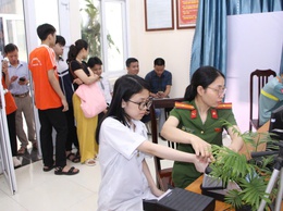 Công an xã Phú Nghĩa triển khai cấp căn cước và định danh điện tử cho công dân từ 6 đến 14 tuổi