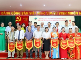 Sôi nổi Liên hoan tiếng hát dân ca Người cao tuổi phường Tùng Thiện năm 2026