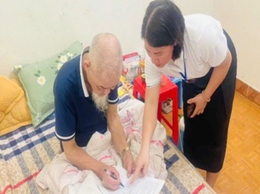 Chi nhánh 8 Điểm hỗ trợ dịch vụ công số Trung Giã: tận tâm phục vụ nhân dân