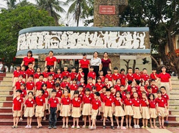 Học sinh Trường Mầm non Đồng Tân tham quan, trải nghiệm giáo dục truyền thống