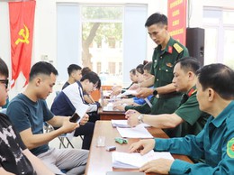 Hơn 1.000 thanh niên Kiến Hưng tham gia đăng ký nghĩa vụ quân sự lần đầu với công dân đủ 17 tuổi