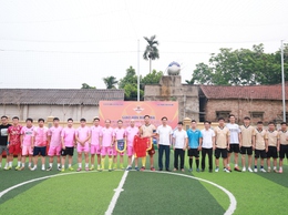 Lan tỏa tinh thần thể thao, kết nối từ trận cầu giao hữu giữa FC cơ quan xã Minh Châu và Câu lạc bộ Phóng viên Hà Nội.