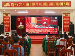 Xã Đại Xuyên dự hội nghị quán triệt,triển khai thực hiện Nghị Quyết Trung ương 2 (Khóa XIV) bằng hình thức trực tuyến