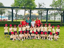 Người gieo mầm hạnh phúc từ những điều bình dị