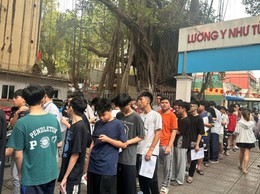 Thanh niên phường Hai Bà Trưng hăng hái tham gia đăng ký nghĩa vụ quân sự lần đầu