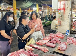 Bát Tràng tăng cường kiểm tra an toàn thực phẩm lĩnh vực công thương tại các chợ