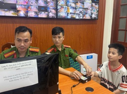 Công an phường Kiến Hưng cấp căn cước cho trẻ em: Nỗ lực không quản ngày đêm vì người dân