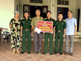 Lan tỏa nghĩa tình đồng đội – Hội CCB phường Tùng Thiện tặng bò hỗ trợ hội viên phát triển kinh tế