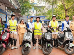 Công an phường Yên Hòa phối hợp tuyên truyền, hướng dẫn kỹ năng tham gia giao thông an toàn cho học sinh Trường THPT Lý Thái Tổ