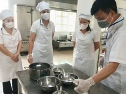 KIỂM TRA AN TOÀN THỰC PHẨM TẠI TRƯỜNG MẦM NON, TIỂU HỌC KIM ĐƯỜNG VÀ ĐÔNG LỖ.