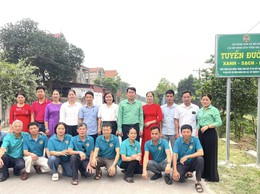 XÃ NỘI BÀI TỔ CHỨC GẮN BIỂN TUYẾN ĐƯỜNG  XANH – SẠCH – ĐẸP